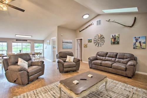 Fruitvale House | The Farmhouse at Grand Valley Getaway w/Alpacas!