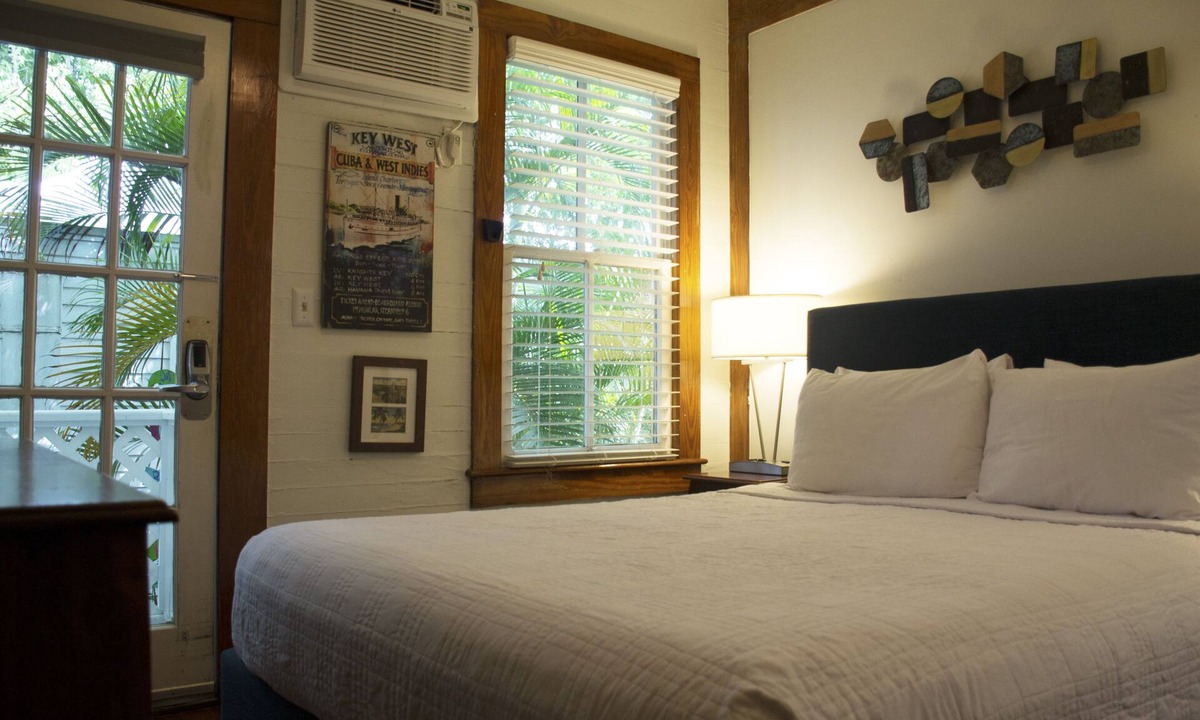 Historic Seaport Bed & Breakfast | The Garden House
