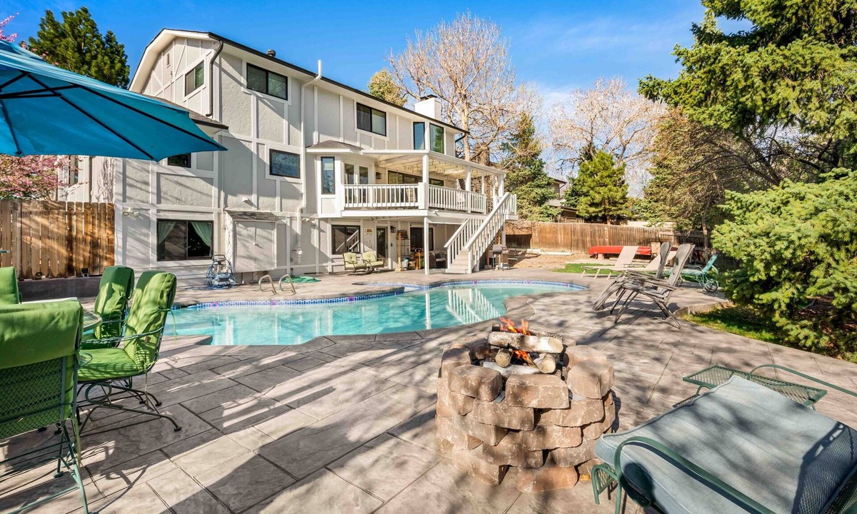 Oak Park House | The Good Times Pool House