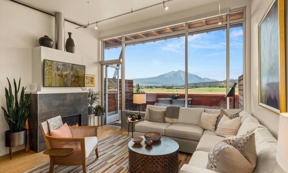 Dolores Lofts Villa | The Haven Loft – Luxe modern townhouse