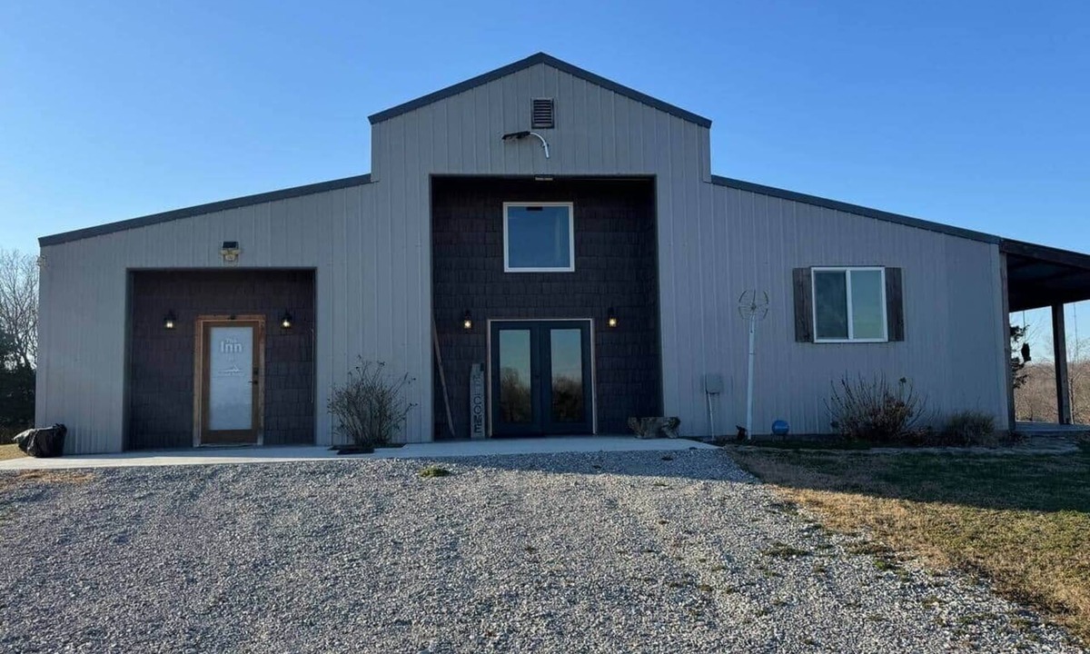 Pineville House | The Inn at Outlaw Ridge - Unit B
