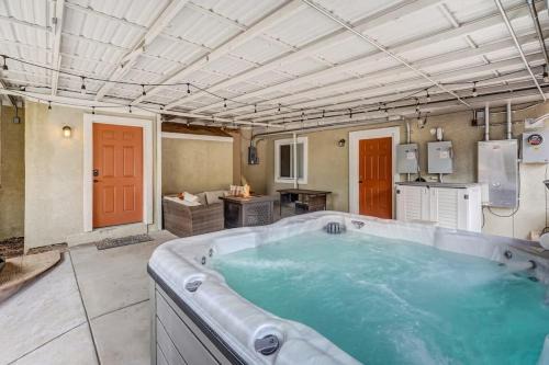 Cascade House | The Pikes Peak Villa -Hot Tub -Mtn Views -Firepit