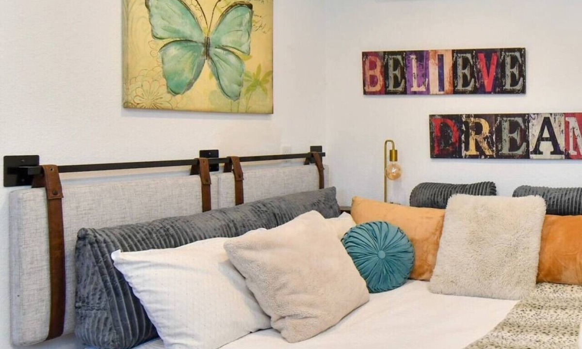 East Boulder Apartment | The Studio - FIFA Ready!