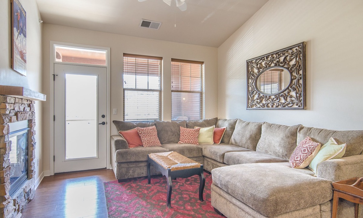 Silvercreek Condo | Top Floor Condo. Pool & hot tub Access! Portable A/C units. 1 car garage