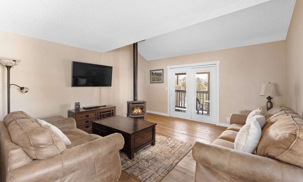 Baldy Mountain House | Townhome w/Private Sauna that's Close to Breck's Main Street & Bus Route!