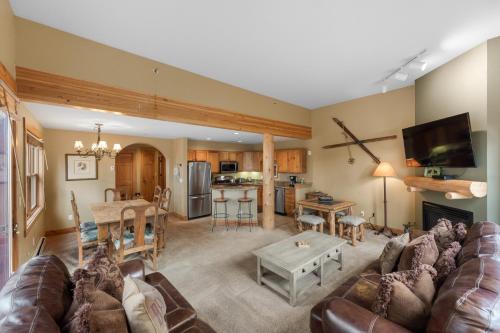 Keystone Villa | Trappers Crossing #8761 : 2