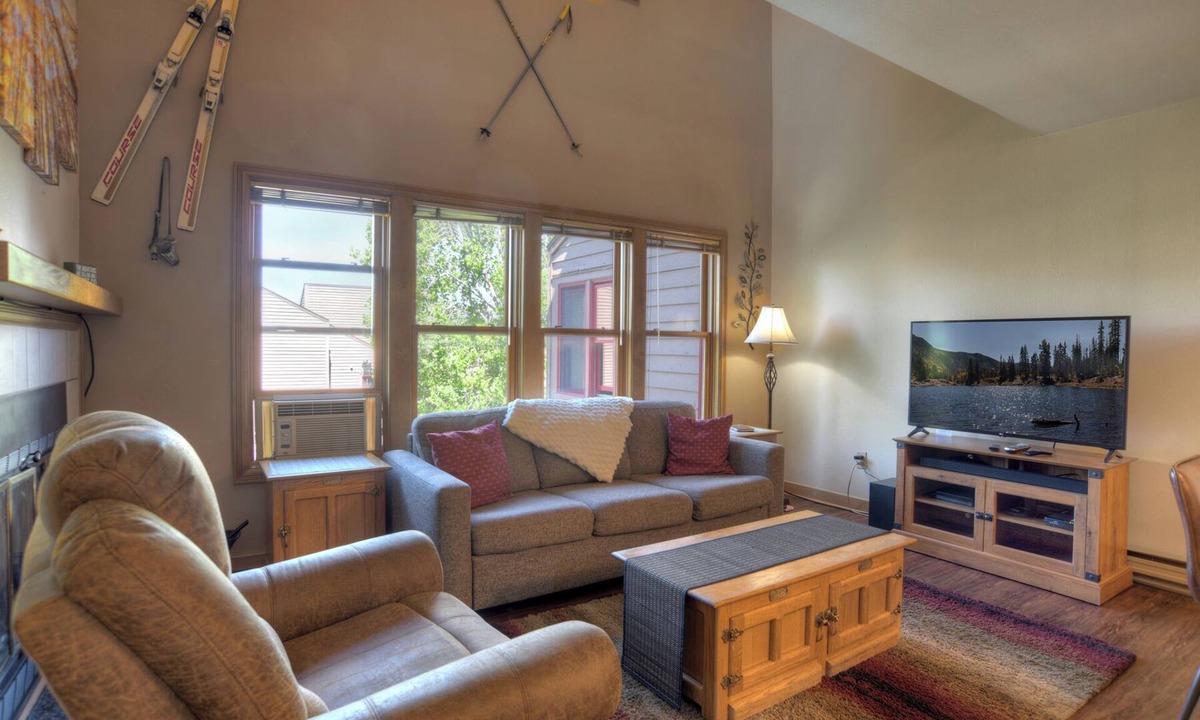 Durango Condo | Treetop Overlook | Trails, Golf, Pool & Hot Tub - Near Town