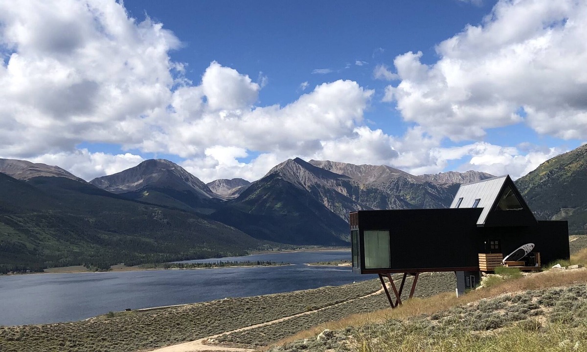Twin Lakes Cabin | Unique modern luxury cabin above 2 lakes, surrounded by 360 views of mountains