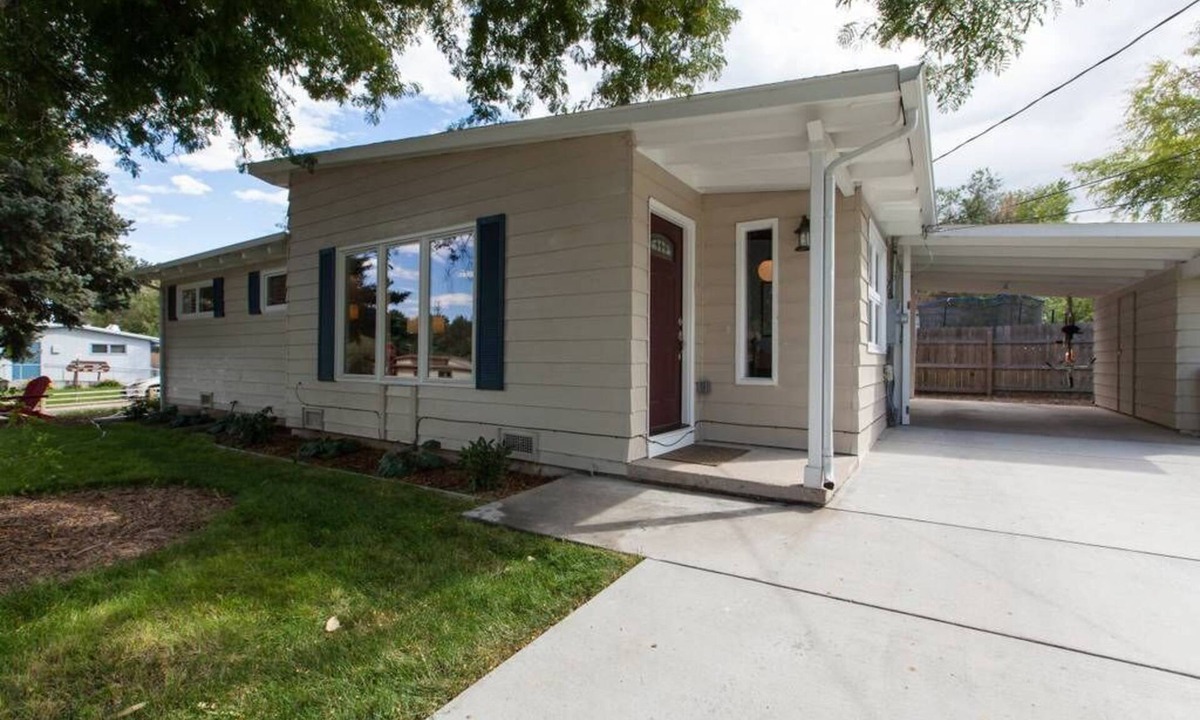 Alta Vista Area House | Updated Midcentury Gem Located in Trendy Olde Town Arvada