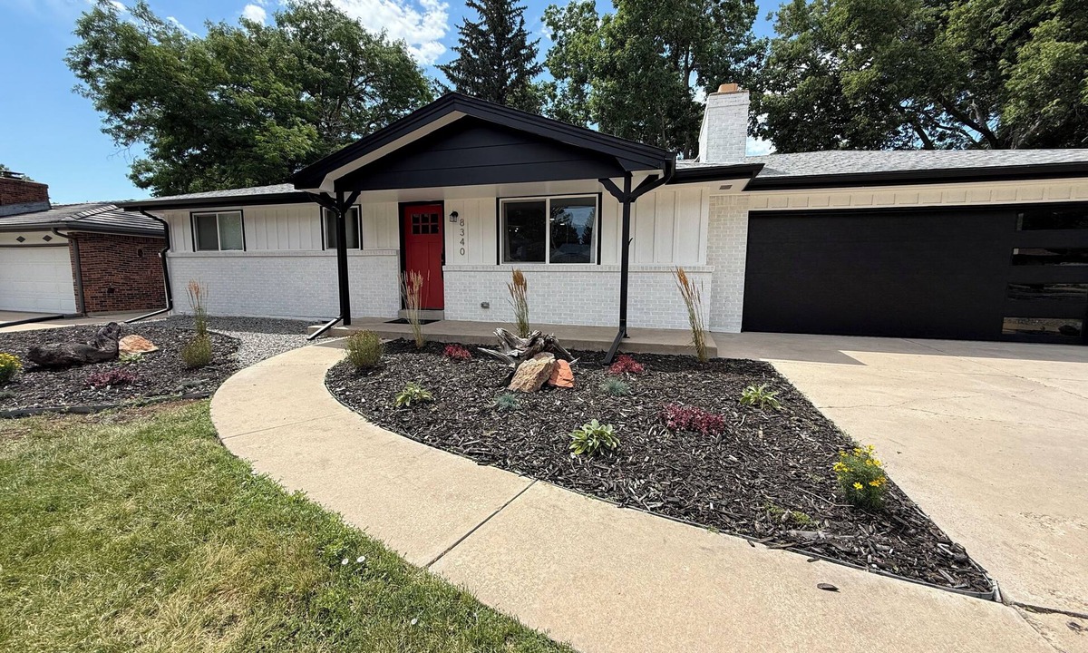 Scenic Heights House | Urban Mountain Getaway in Arvada: 4 King Beds + Hot Tub! Close to DEN, Red Rocks