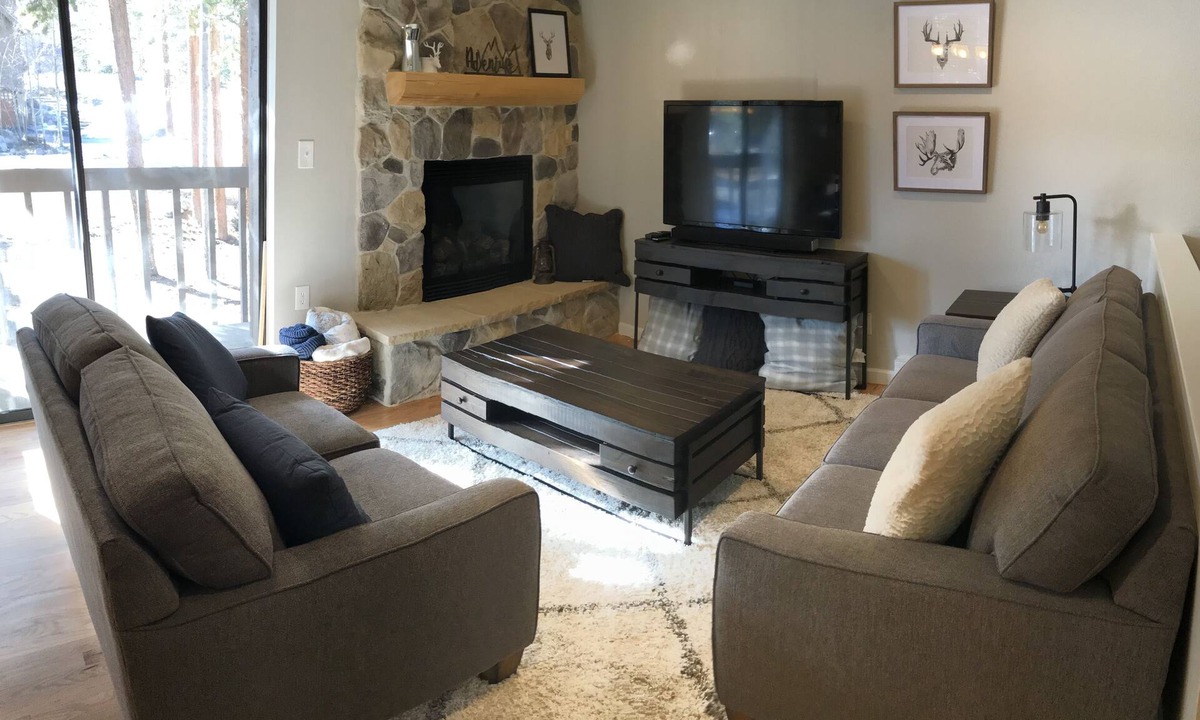 Frisco Condo | Walk to Main Street - 4 Bed 3 Bath Sleeps 11 - Close to Copper/Breck/Keystone