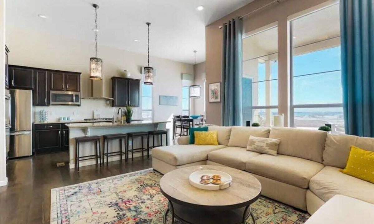 Arvada House | Welcome CU Graduation Families|Sleeps 10|Gather