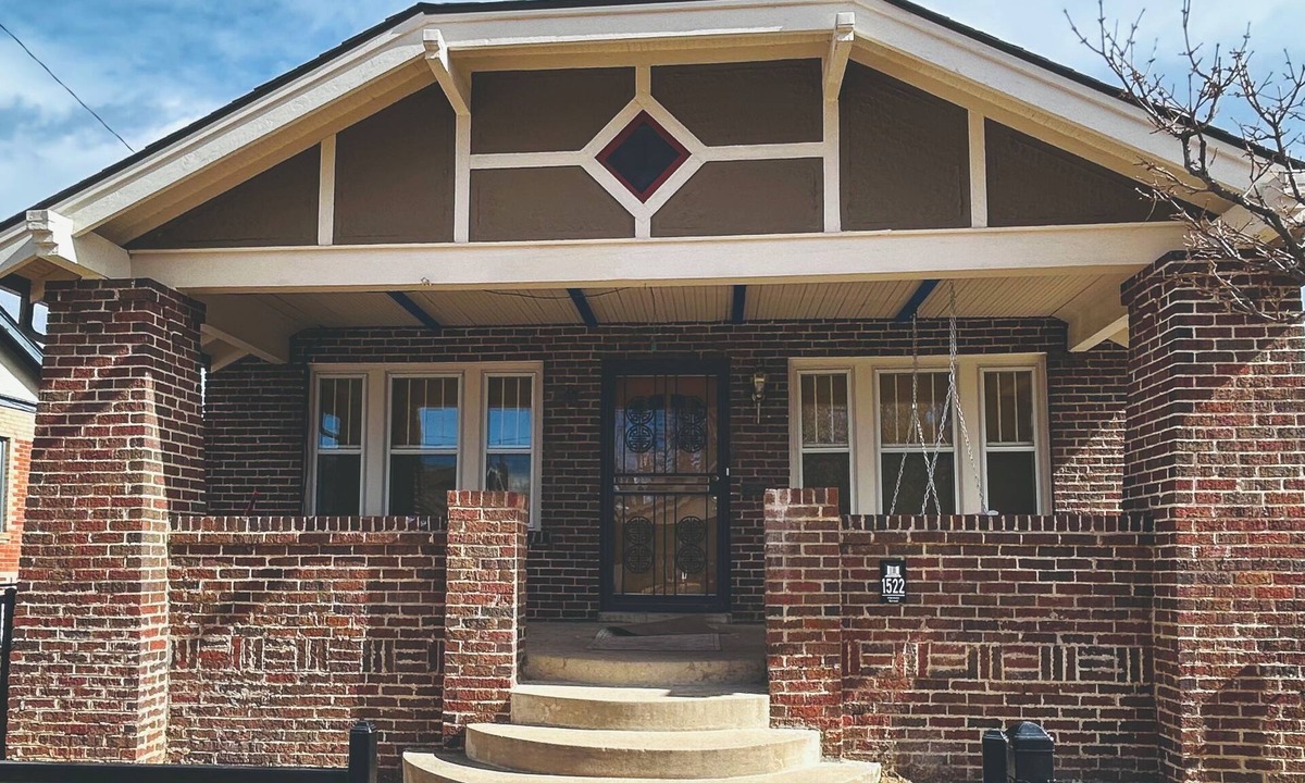 West Colfax House | Where Design Meets Comfort - Modern 3BR at Sloan’s Lake