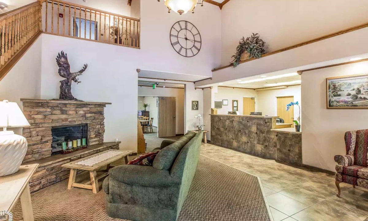 New Castle Hotel | Wingate by Wyndham New Castle - Glenwood Springs