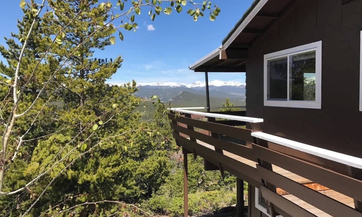Black Hawk Cabin | Wonder-View Lodge with Hot Tub and Panoramic Mountain Views!