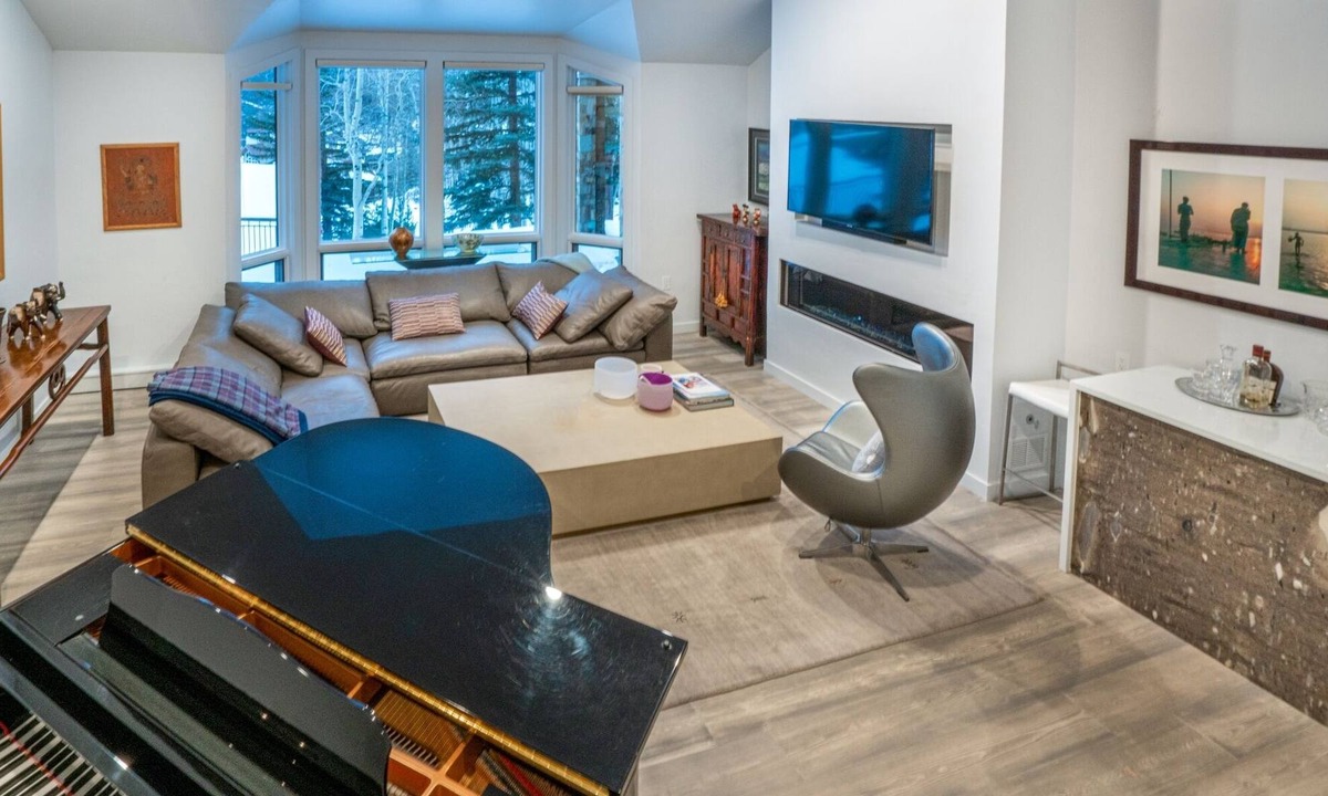 Snowmass Village House | Woodrun V TownHome Ski-in & Ski-out #23