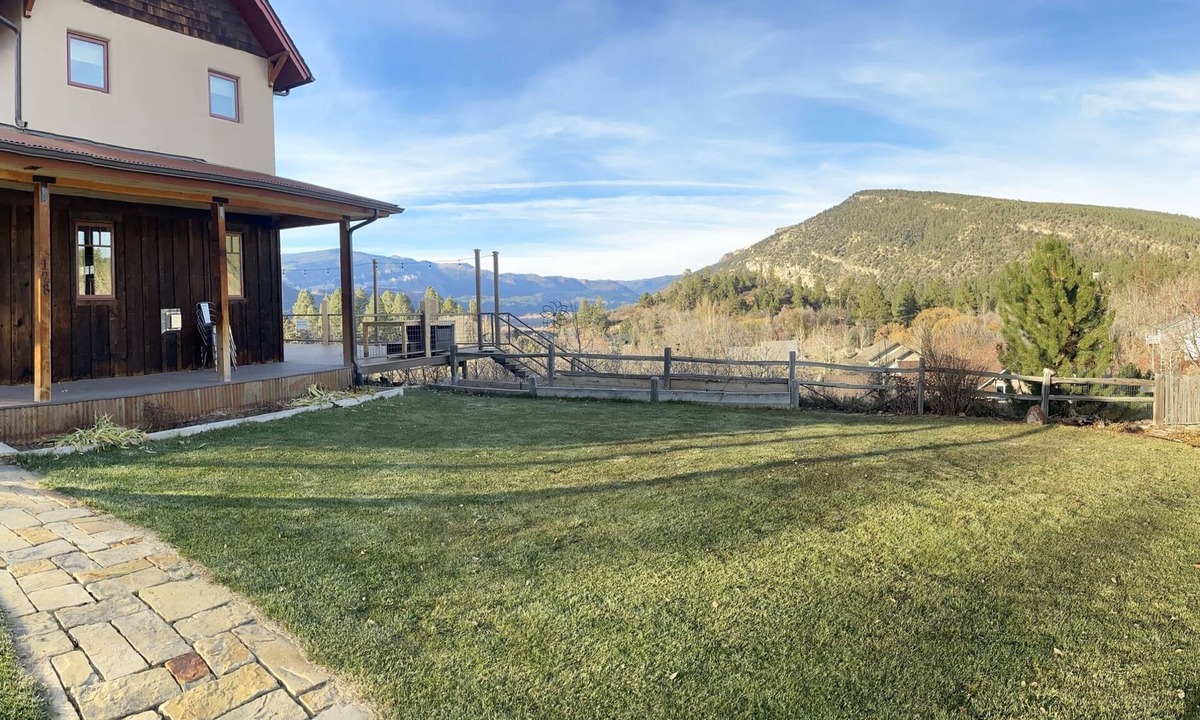 Durango House | Your Mountain Town Retreat Awaits! Close to Town, Trails and the Train!