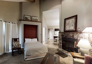 Dog-friendly studio with mountain views - near lakes, golf, ski area