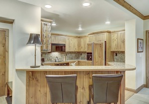 Luxurious 2 Bd With Lift View in Beaver Creek, Ski In/Ski Out