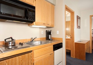 Scenic 1 Bedroom Condo for 4