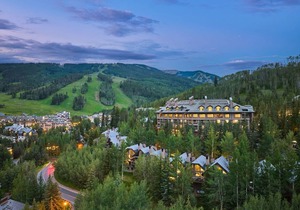 Ski-In 3 Bedroom Condo with Jacuzzi Tub & Balcony