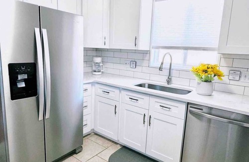 Dupont House | $0 Fees; 6bdrm/6bath-Easy to Downtown & Red Rocks