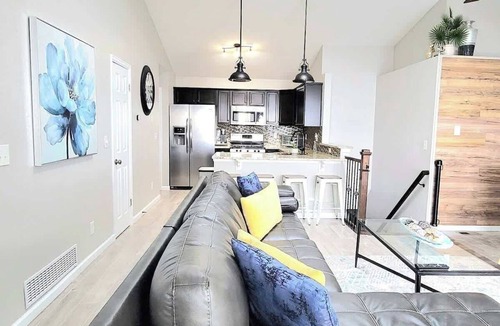 Arvada House | $0Fees-6bed/6bath-Easy Red Rocks/Downtown/OldeTown