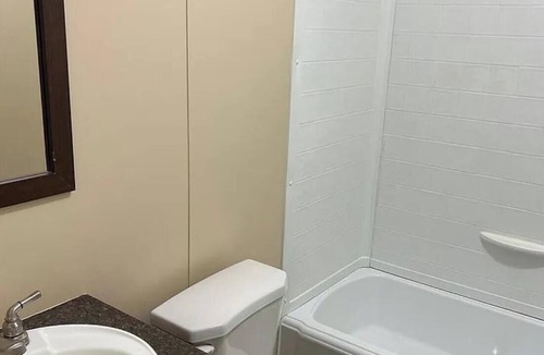 Golden House | 1-bed mobile home with AC, pool,&gym.10 min to Red Rocks 20min Evergreen or City