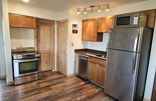 Golden Apartment | 1-bedroom garden oasis packed with amenities 8 minutes from downtown Golden