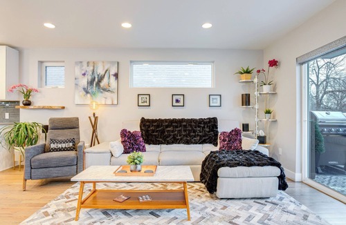 Lincoln Park Apartment | 1 Mi to Dtwn Denver: Sleek Duplex w/Rooftop Deck!