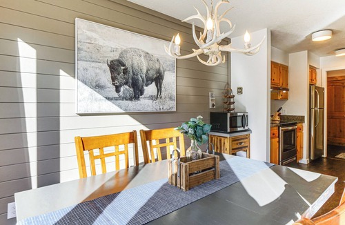 Lakeside Village Condo | 1 Mi to Keystone Resort: Mtn-View Family Escape!