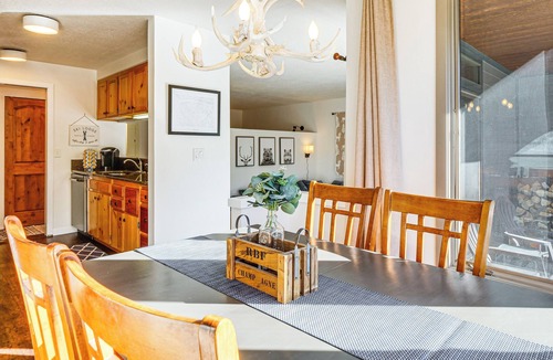 Lakeside Village Condo | 1 Mi to Keystone Resort: Mtn-View Family Escape!