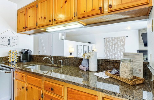 Lakeside Village Condo | 1 Mi to Keystone Resort: Mtn-View Family Escape!