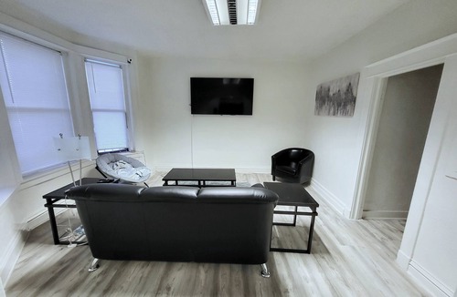 West Colfax House | 1 private bedroom+ bath super fast internet, txt2