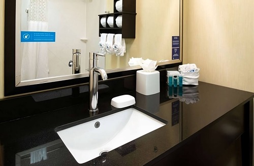 Glenwood Springs Hotel | 1 Unit | Near Downtown, Indoor Pool, Fitness, Parking and Free Breakfast