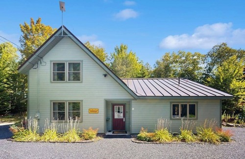 Greenville House | 10-acre waterfront hideaway with kayak, private dock on Prong Pond & firepit