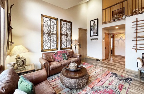 Mountain Village Condo | 102 m² Condo ∙ 1 bedroom ∙ 6 guests