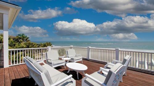 Isle of Palms House | 114 Ocean Blvd by AvantStay
