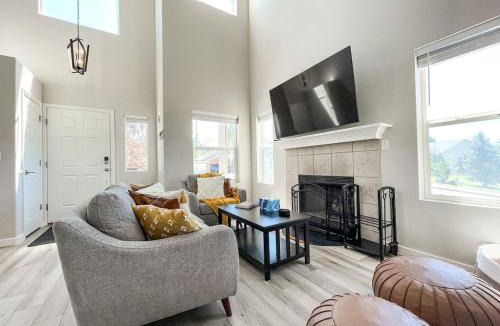 Gleneagle House | 15524 Candle Creek