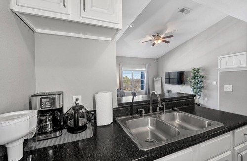 Centerton Apartment | 1BD Near Walmart HQ | Long Stay Discounts R1