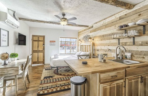 West Colorado Springs Apartment | 1BD Suite✶Old Colorado City & Hiking!✶Dogs Welcome