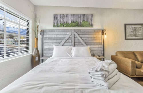 West Colorado Springs Apartment | 1BD Suite Trails & Garden of the Gods Dogs Welcome
