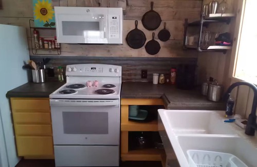 Trinidad House | 2-bedroom barn transformed to a cozy home in a rural area minutes from downtown.