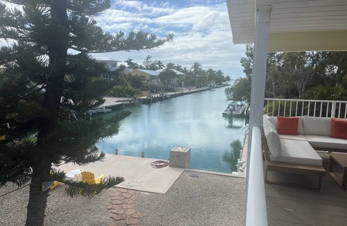 Sugarloaf Shores House | 2-bedroom bungalow in charming Sugarloaf Key with dock, close to Key West