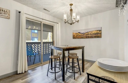 Skyway Condo | 2 Bedroom Condo. What a Location – in the City near the Mtn. Trails!