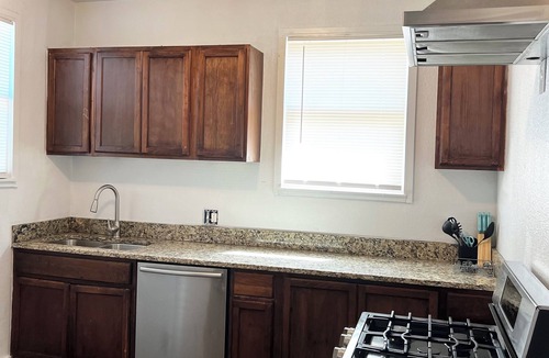 Pueblo House | 🌅 2-bedroom Spacious house. Close City Center & State Fair