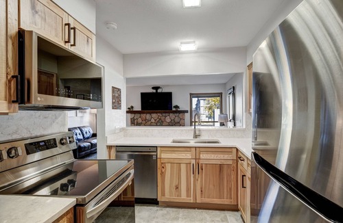 Warrior's Mark Condo | 2 Bedroom updated Base 9 condo, walk to town and peak 9!