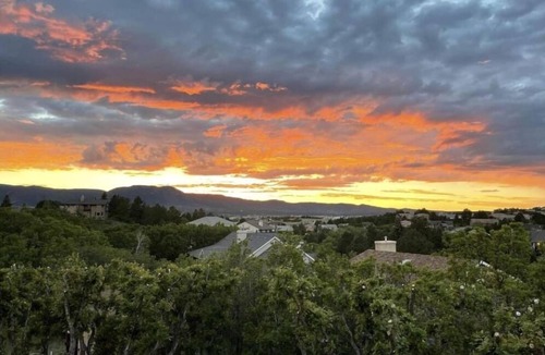 Gleneagle House | 2 KING Tmprpedc Beds 2.6mi to USAFA @ Northgate Gleneagle/36" drs/PRIVATE Entry