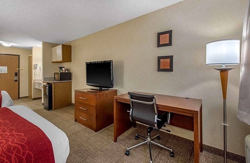 Heather Gardens Hotel | 2-Star Hotel ∙ Comfort Inn Denver Southeast