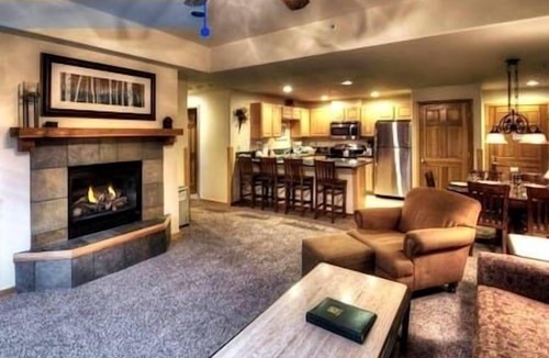 Four O'Clock Hotel | 2 Timber Lodge, Hot Tub, Spa, Pool, Ski-In/Out